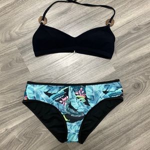 Tropical bikini top small and bottom medium